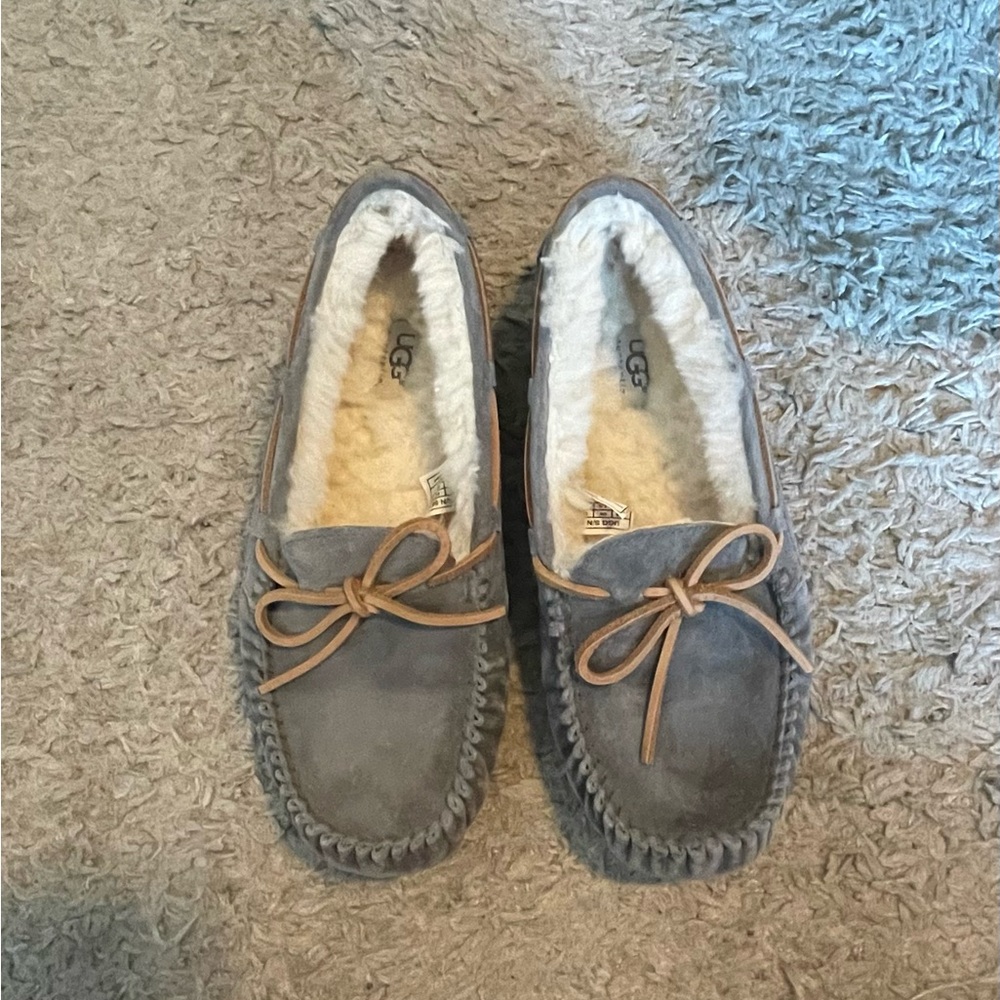 UGG Women's Dakota Pewter Slippers Size 9
